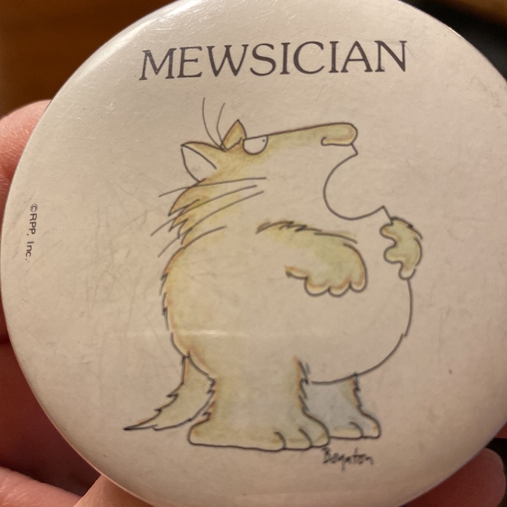 VINTAGE Cat Mewsician Boynton pin. About 2” diameter. For musician cat lovers!